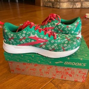 Brooks Revel 4 Christmas Running Shoes / Size 9 Women’s 🎄- Energize Neutral